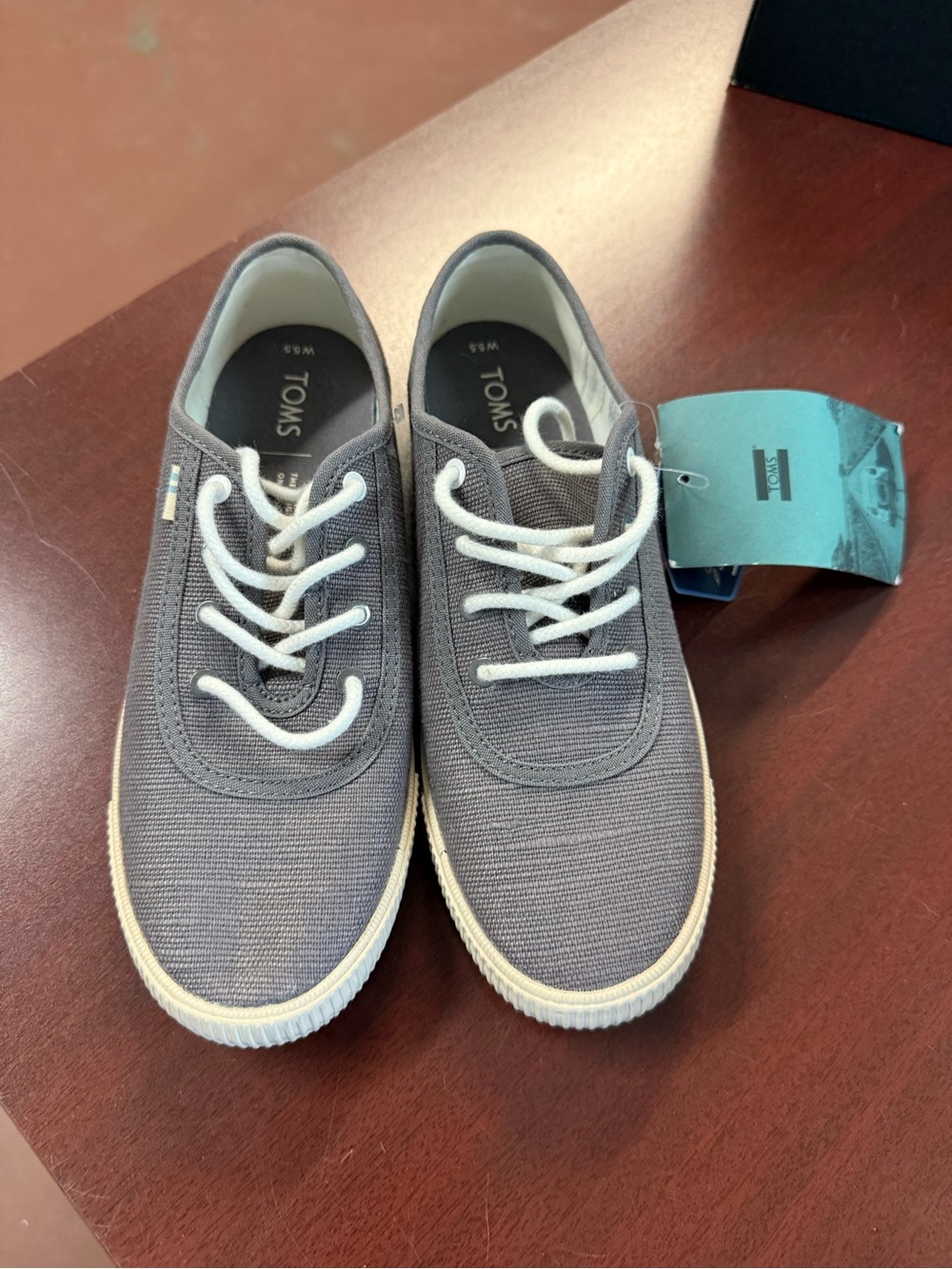 TOMS Womens Gray Canvas Ortholite shoes with White Laces